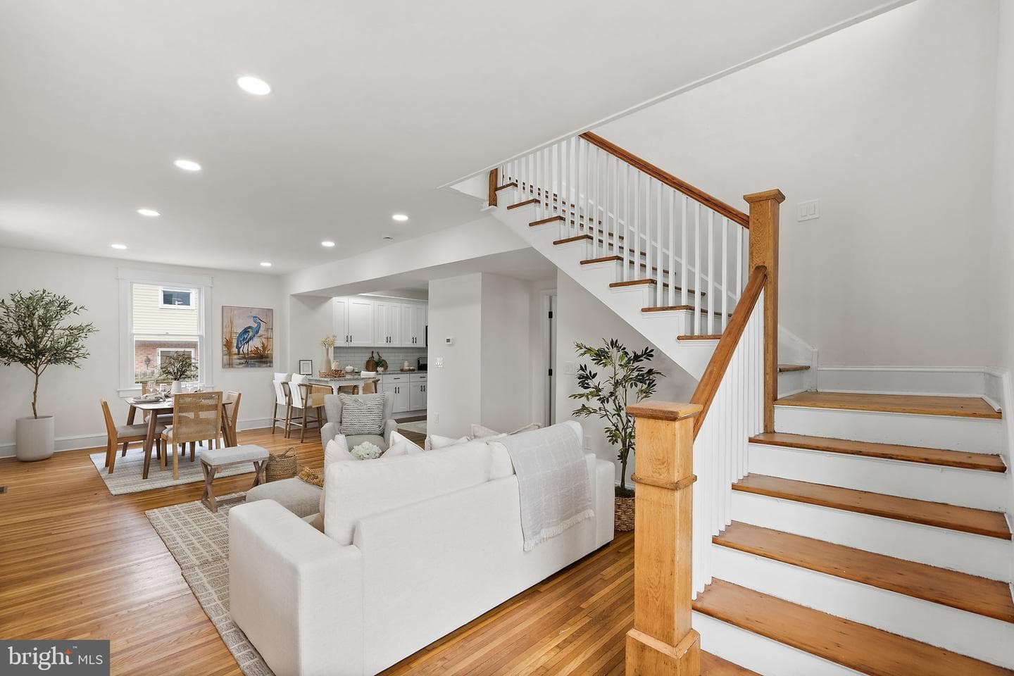 1101 Royal Avenue N photo 32
