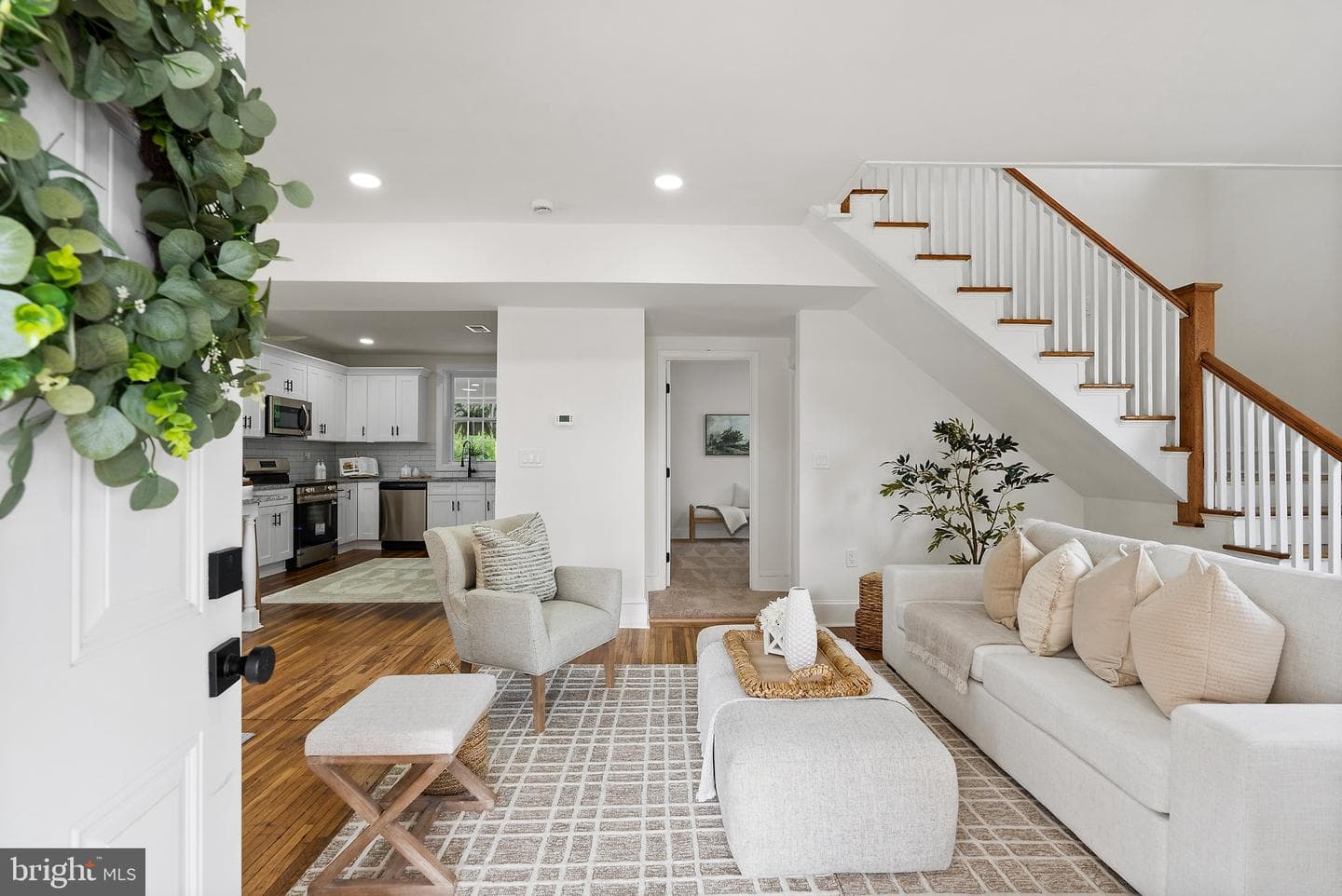 1101 Royal Avenue N photo 4