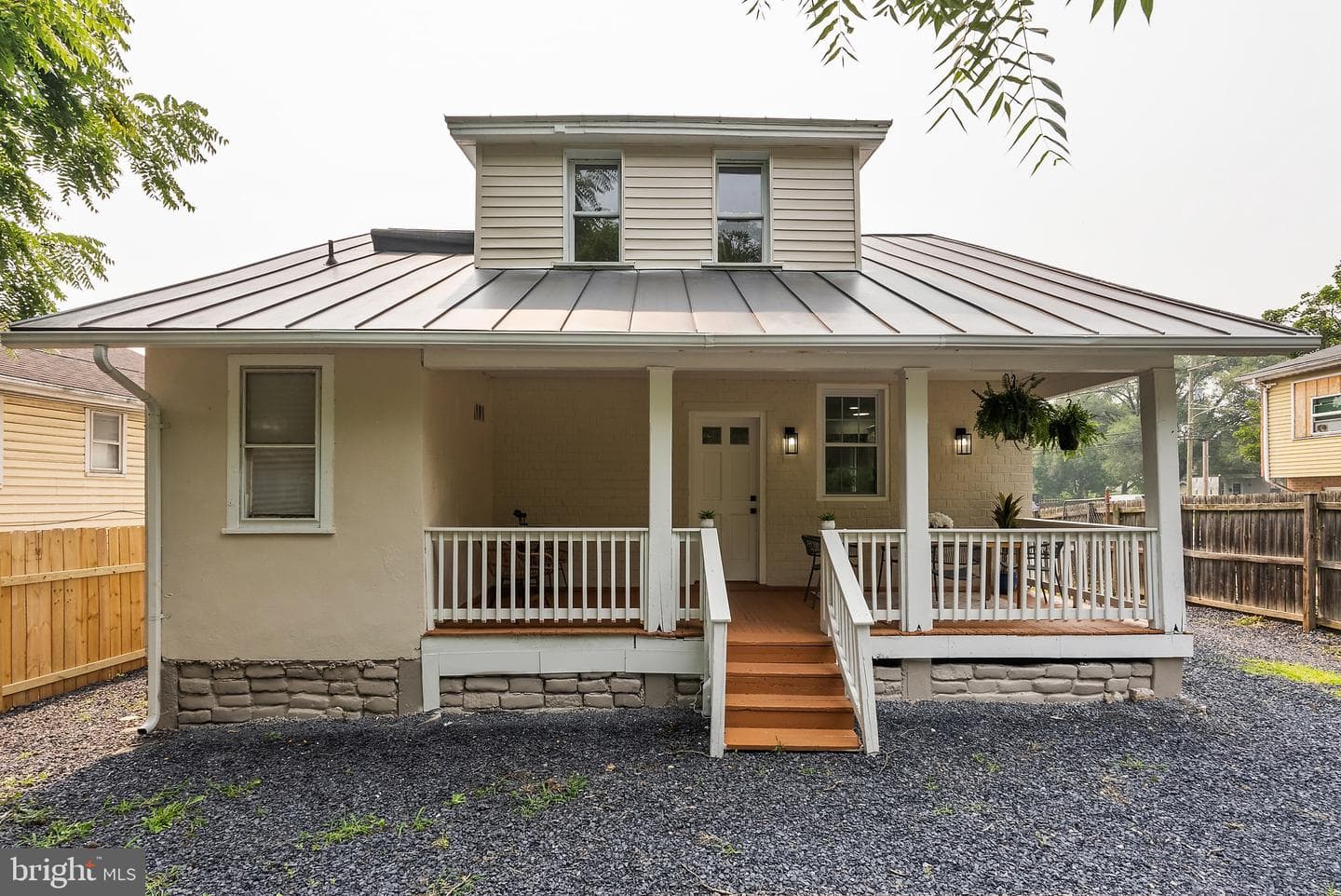 1101 Royal Avenue N photo 58