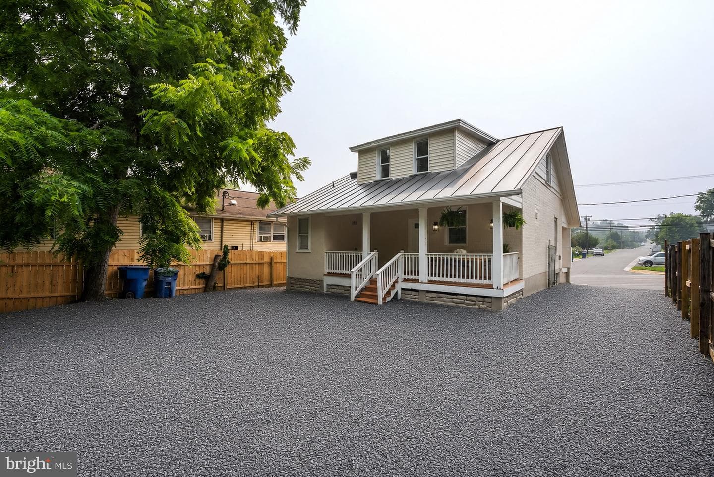 1101 Royal Avenue N photo 59