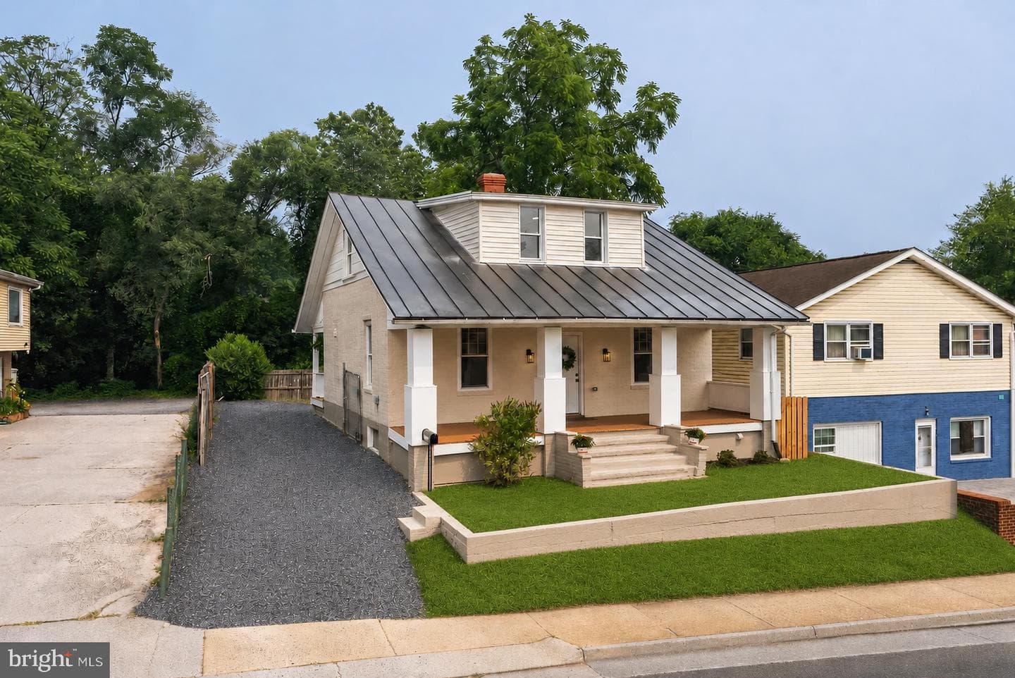 1101 Royal Avenue N photo 62