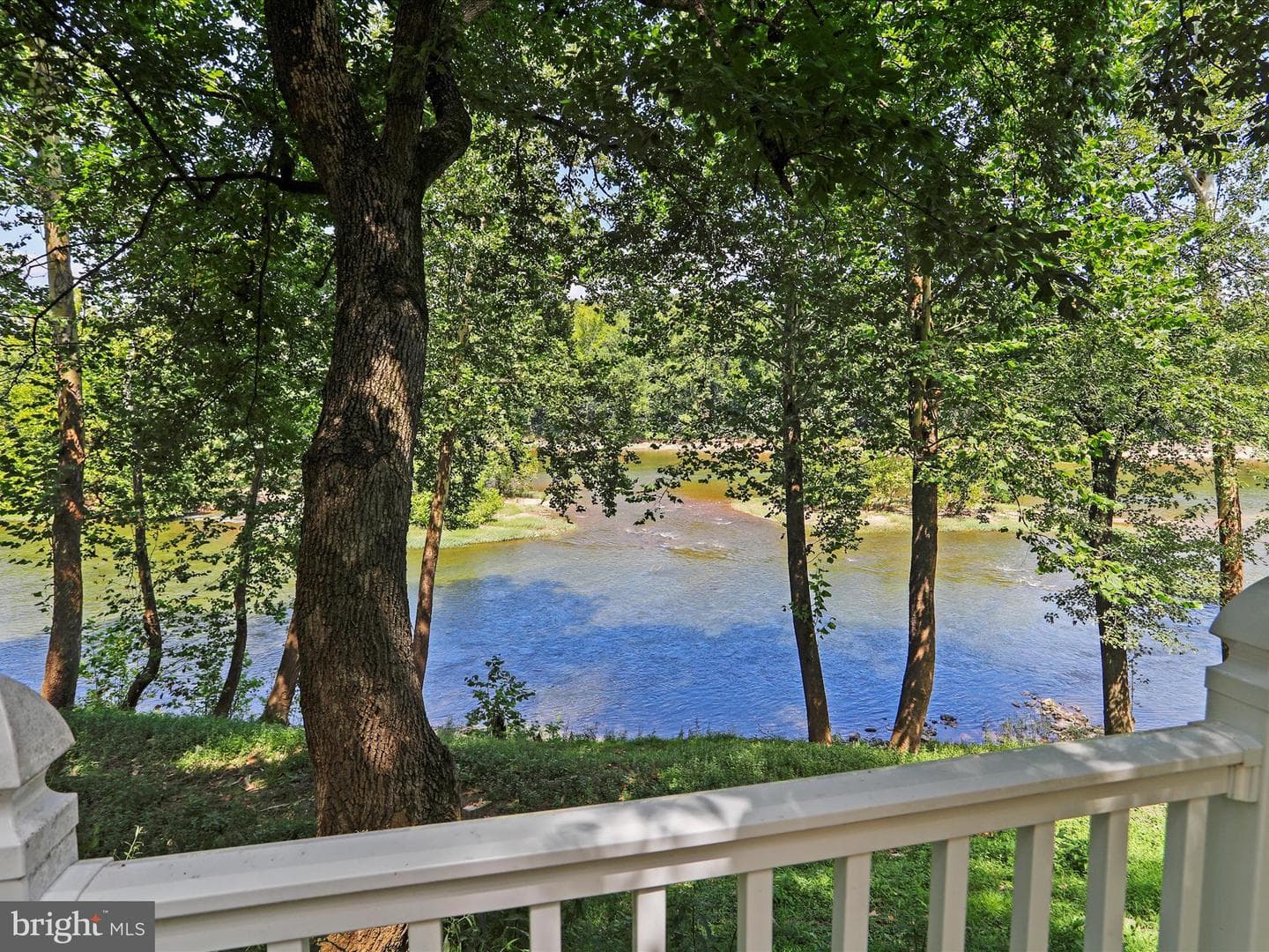 999 Aspero Lane, Falling Waters