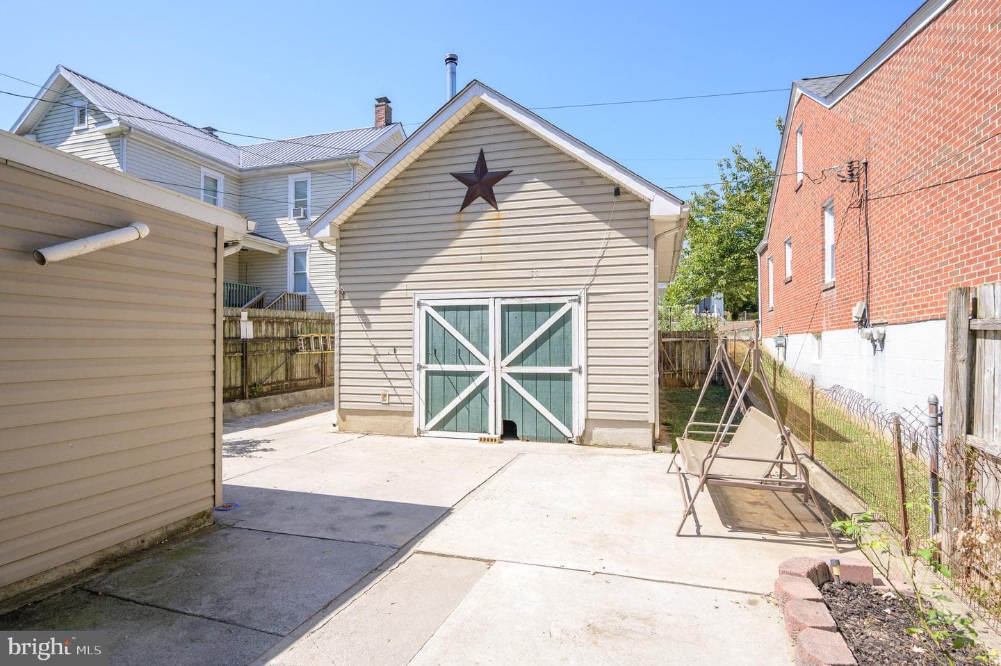 485 Porter Avenue photo 15