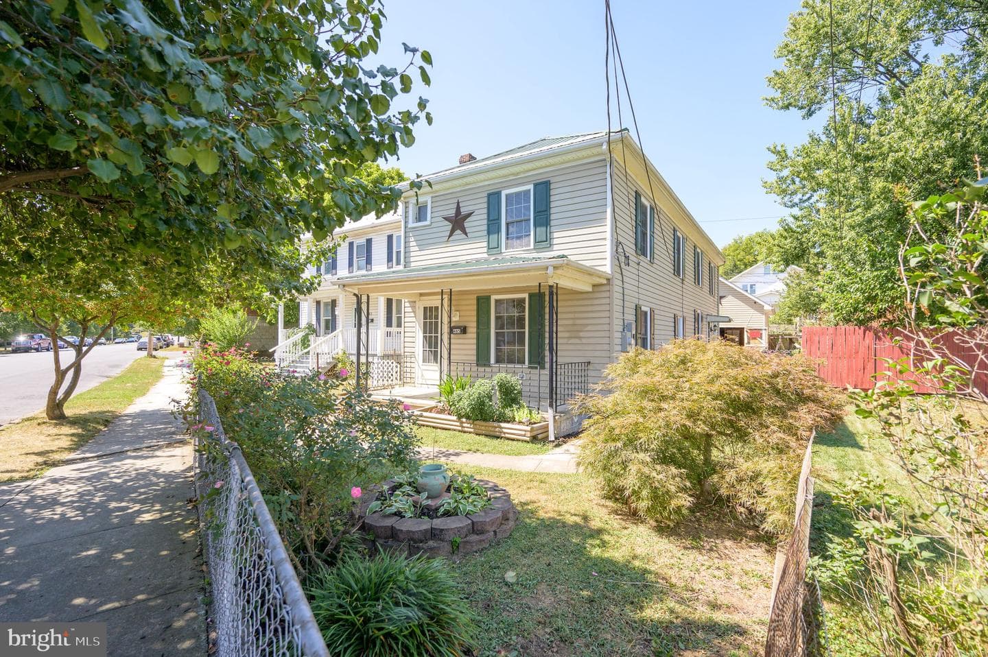 485 Porter Avenue photo 5