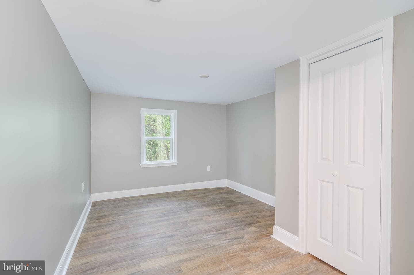 211 E Liberty Street photo 32