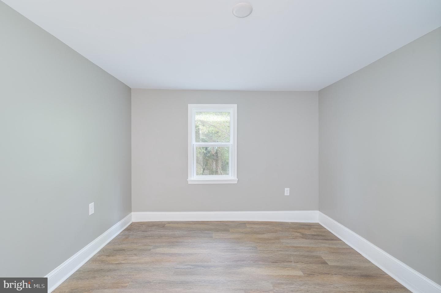 211 E Liberty Street photo 33