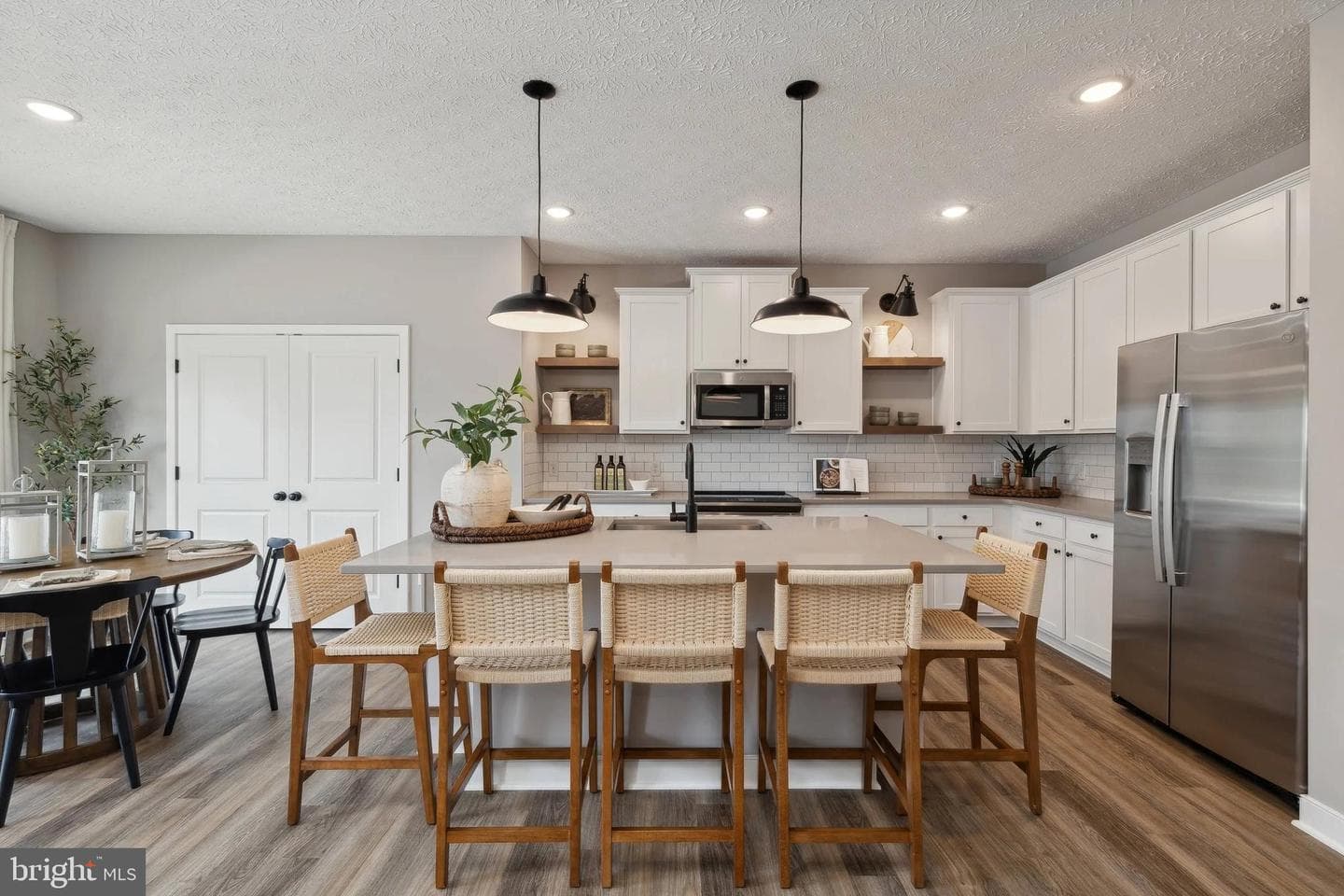 430 Valor Lane photo 3