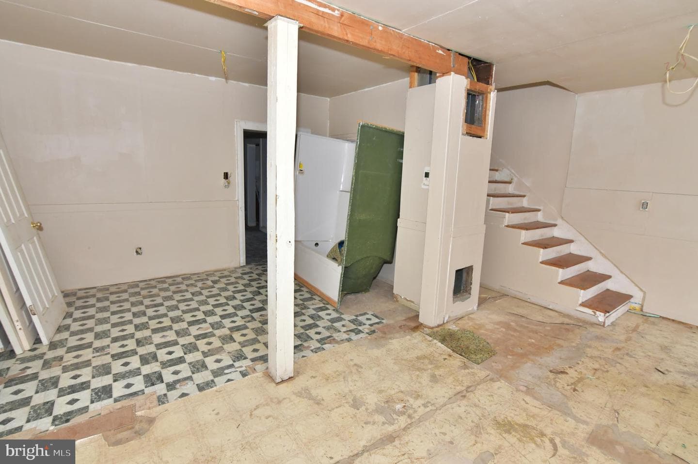 526 N High Street photo 7