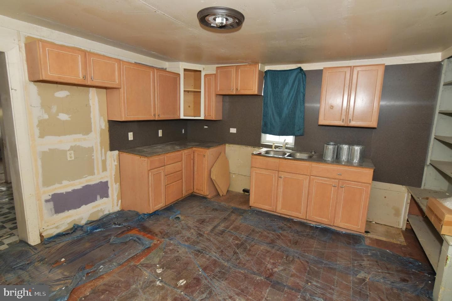 526 N High Street photo 9
