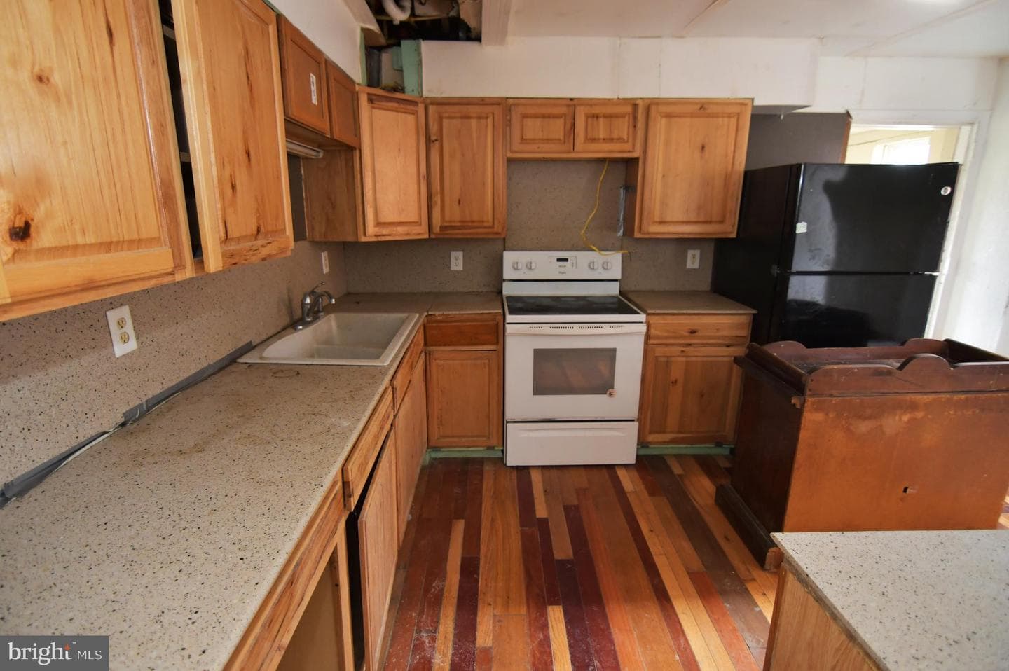122 S High St photo 6
