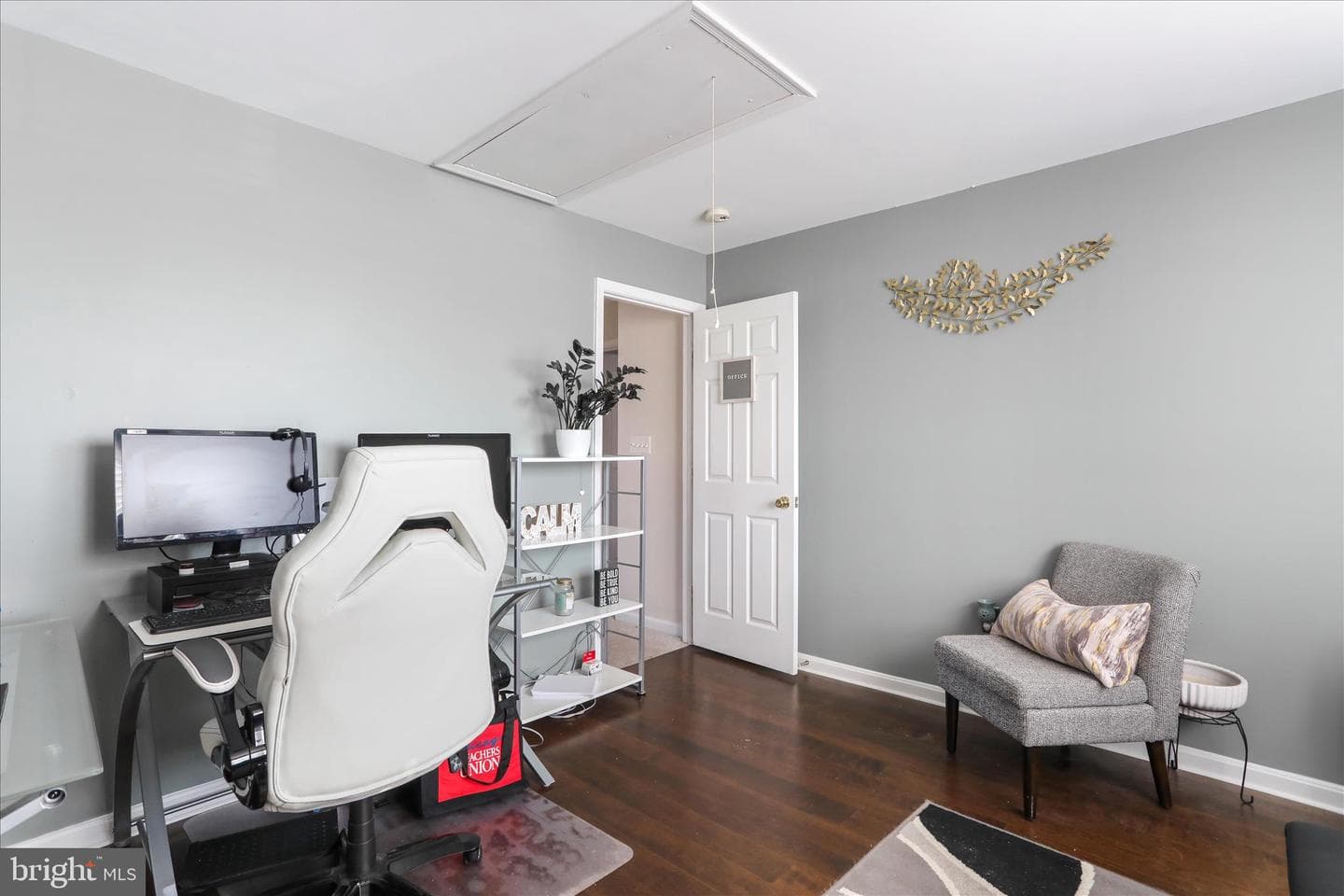 105 Chardin Court photo 28