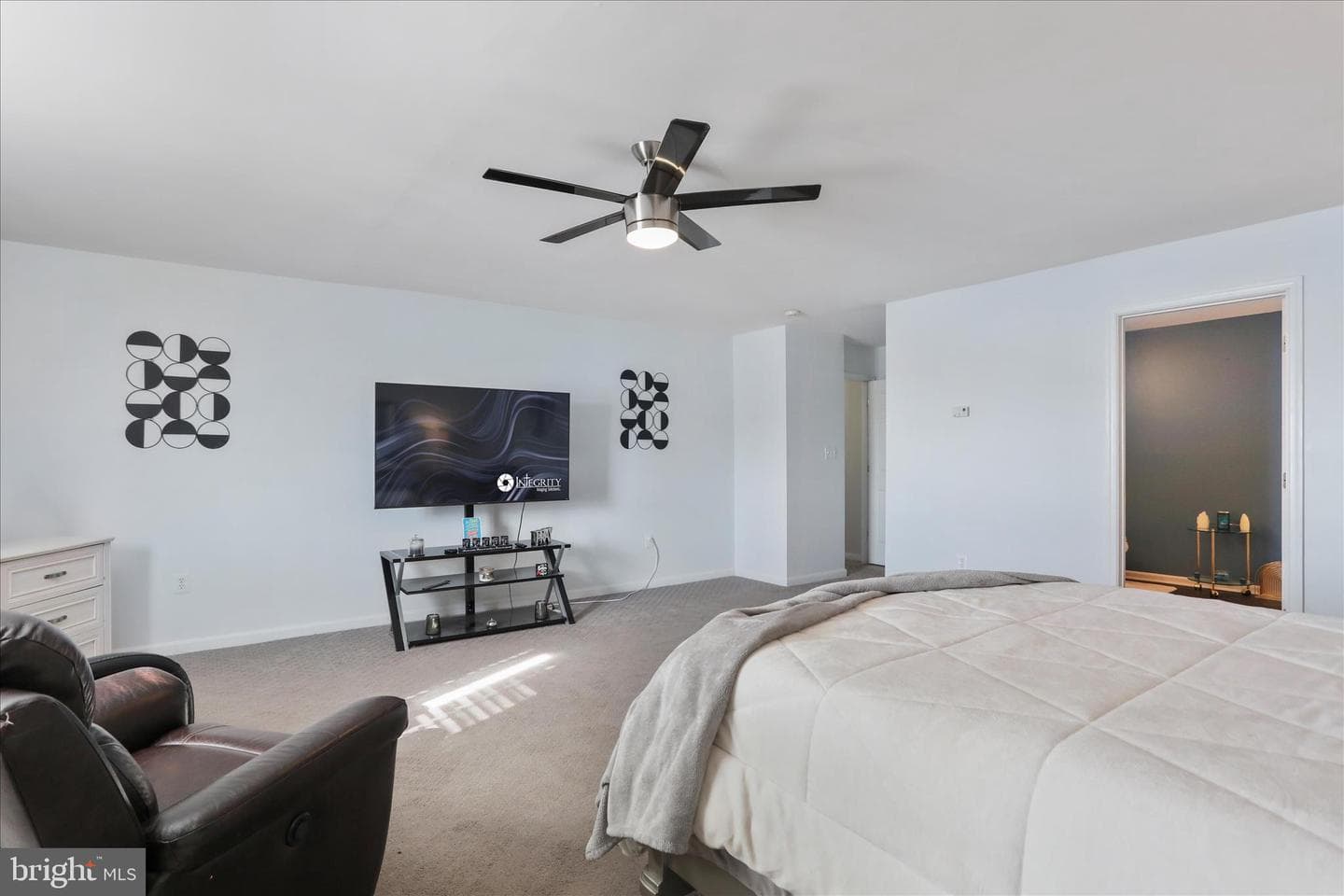 105 Chardin Court photo 34