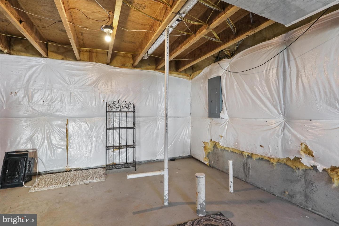 105 Chardin Court photo 40