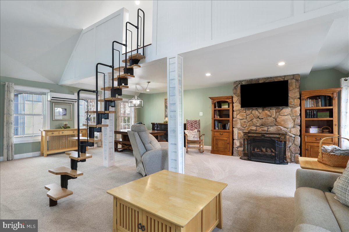 102 Basswood Drive photo 23