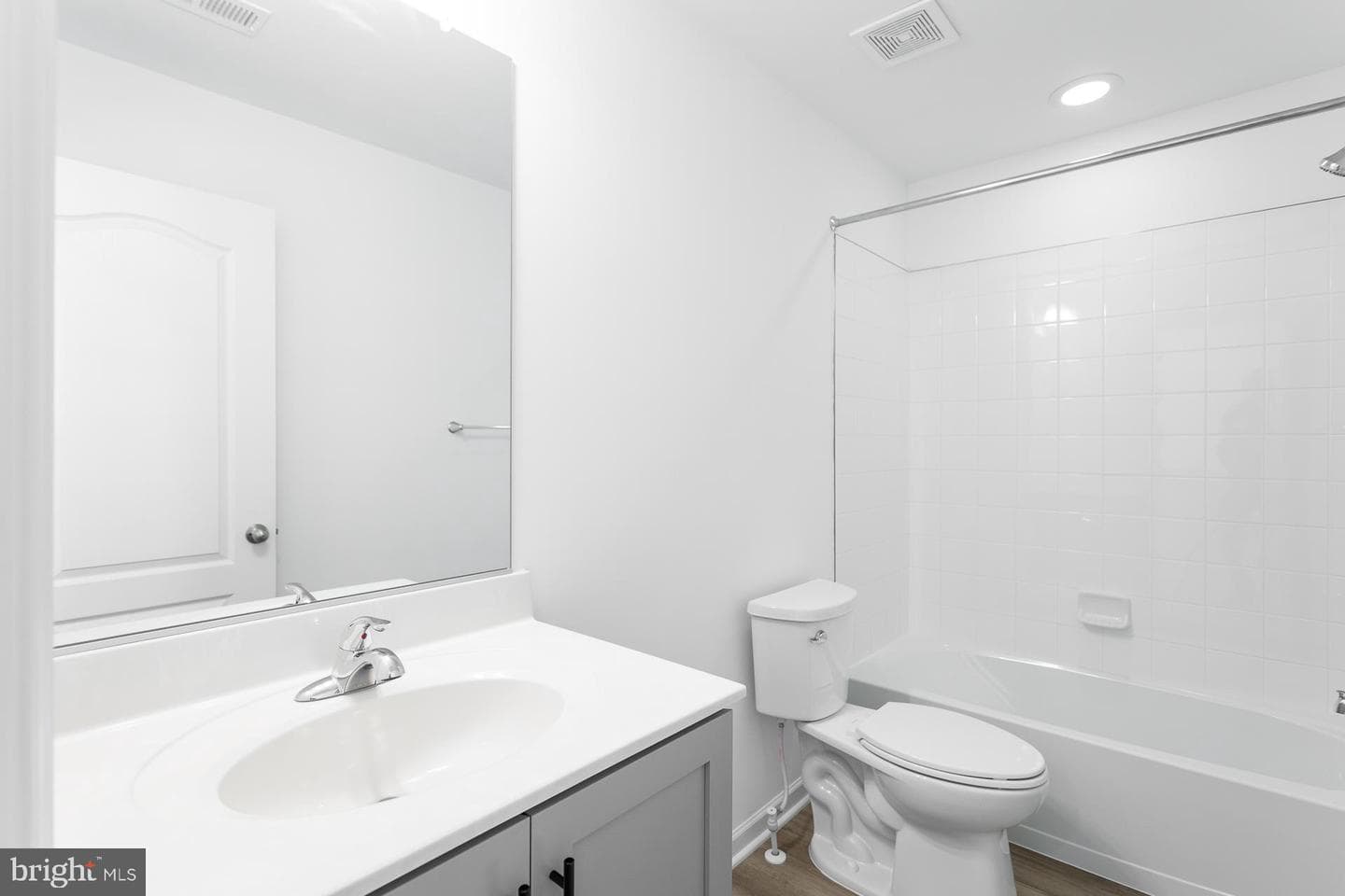 Tbb Outrigger Road #glenshaw Ii photo 19