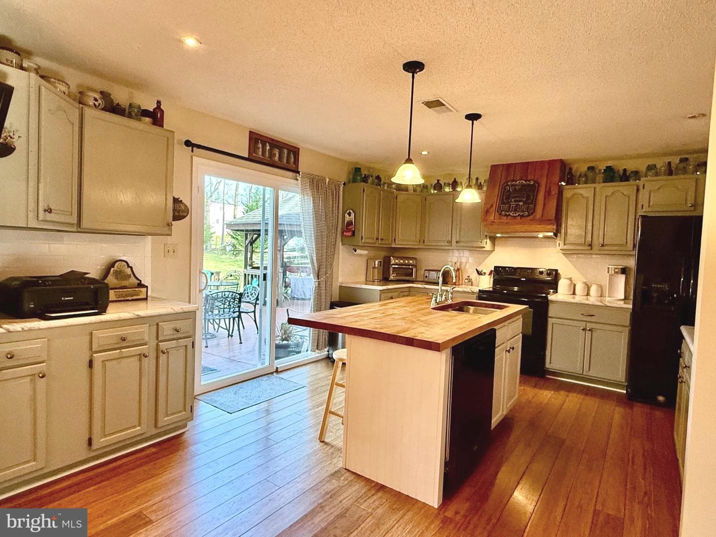 752 Panorama Drive photo 22