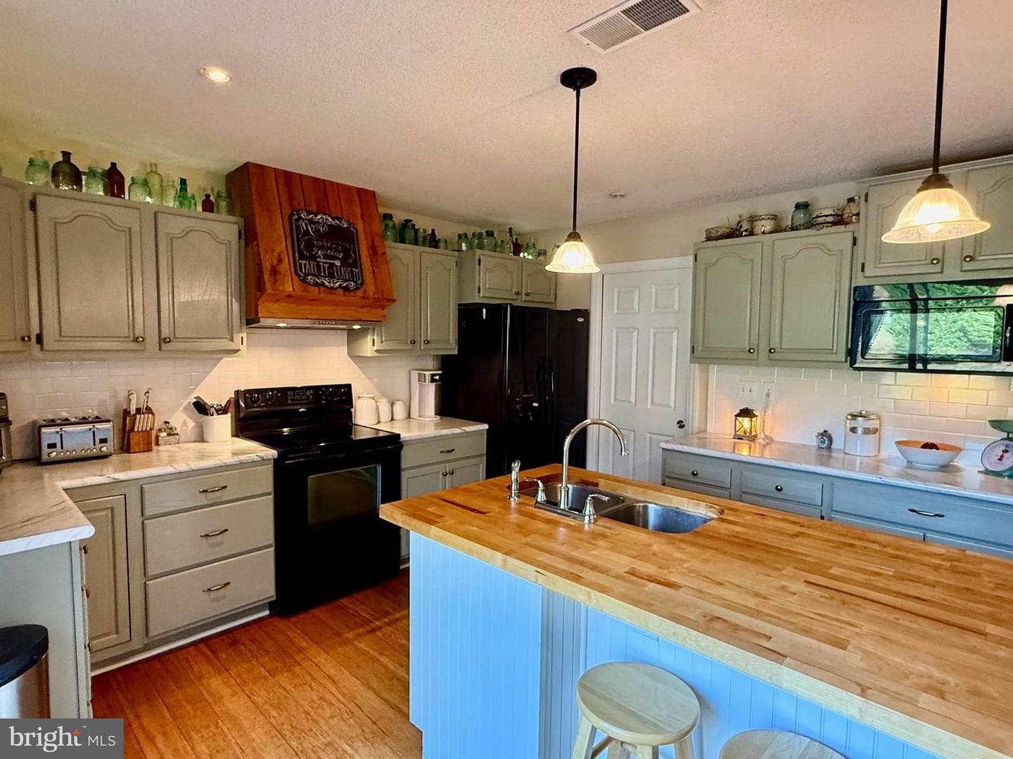 752 Panorama Drive photo 29