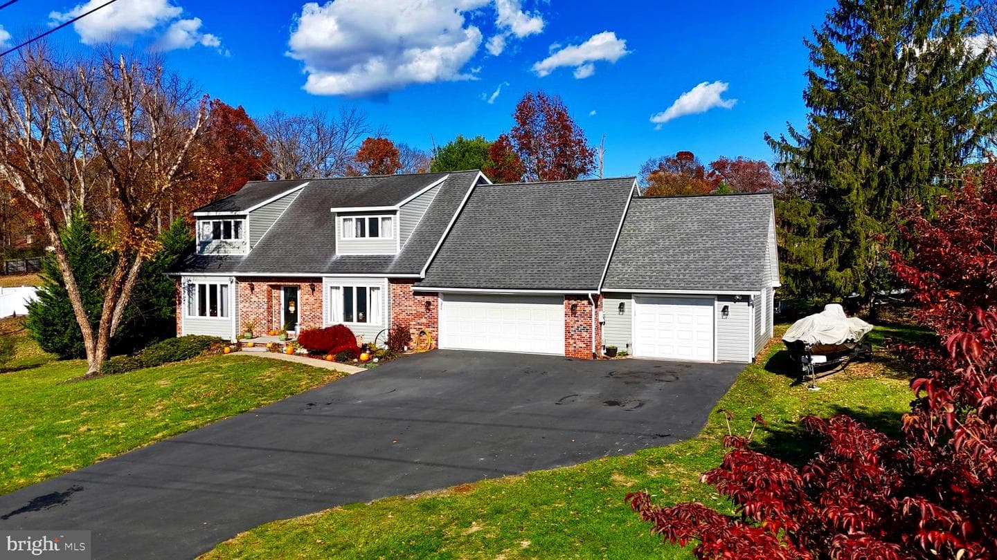 752 Panorama Drive photo 3