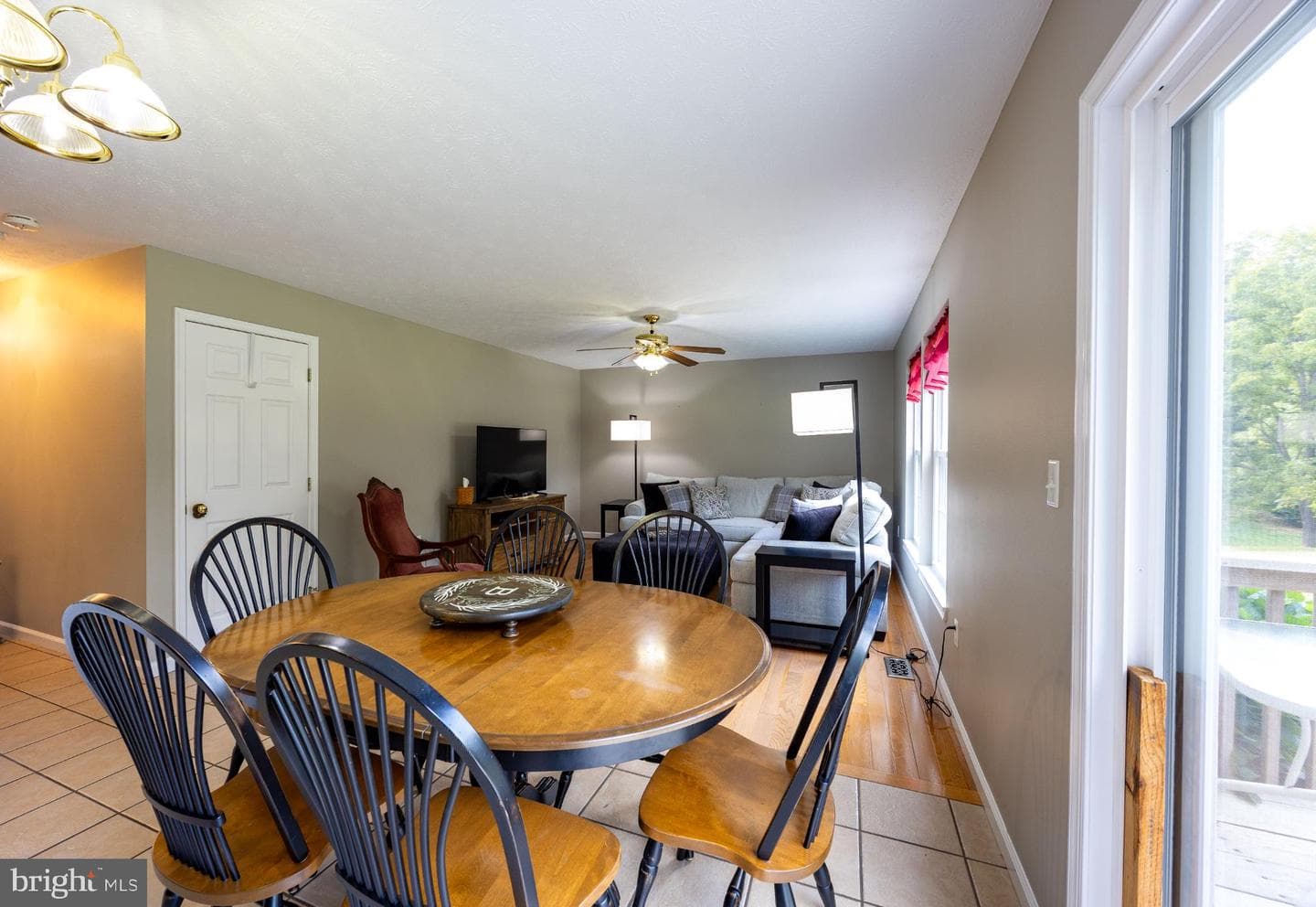 525 Appian Way photo 53