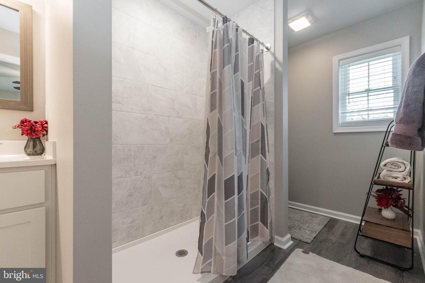 342 Europa Way photo 25