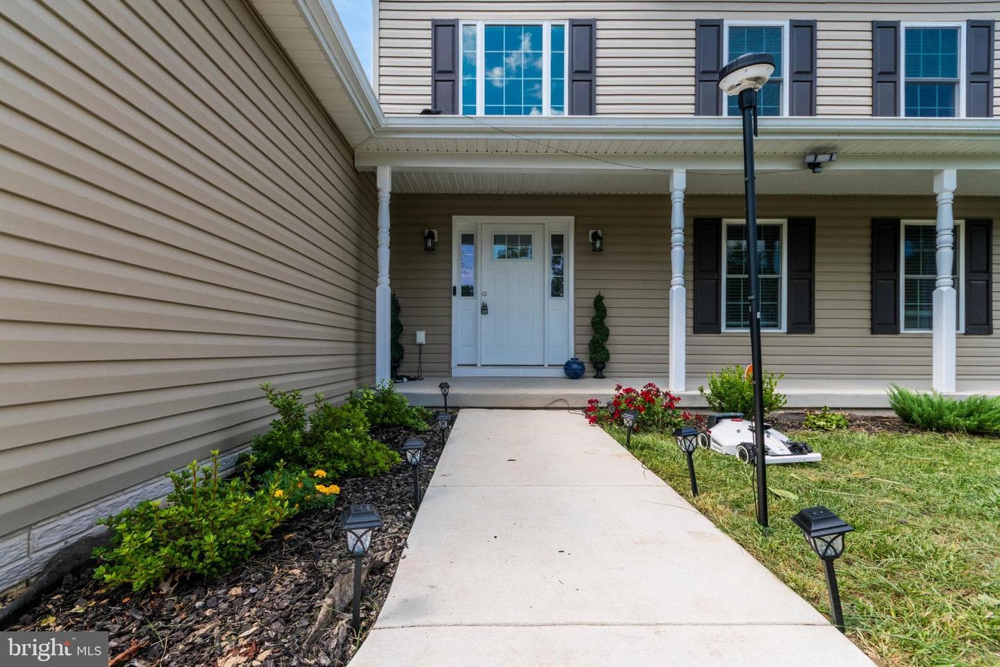 342 Europa Way photo 5