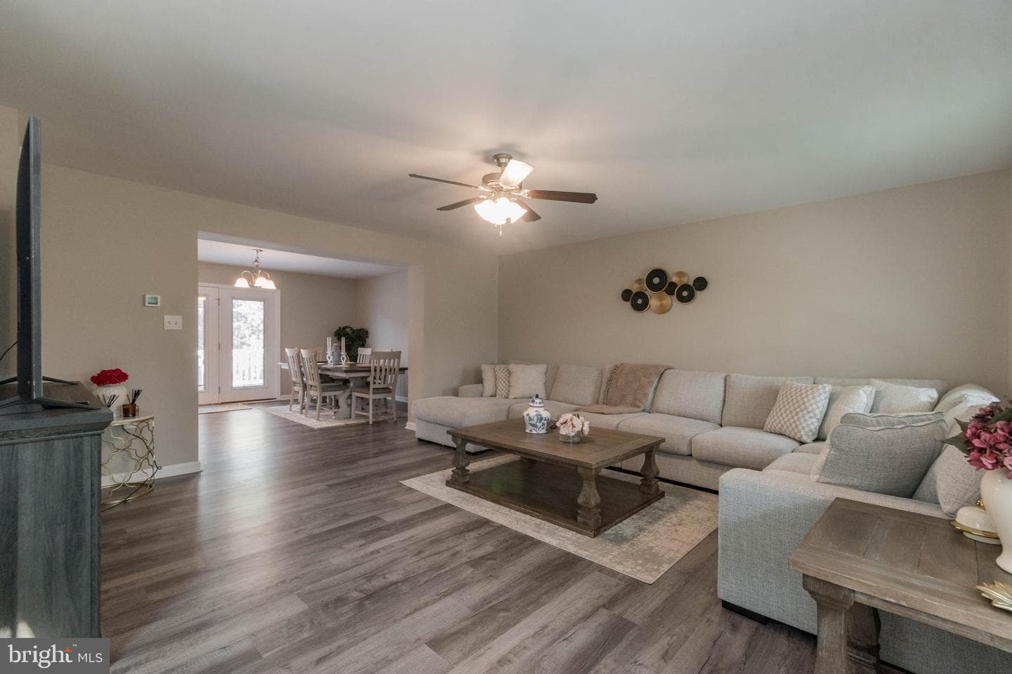 342 Europa Way photo 8