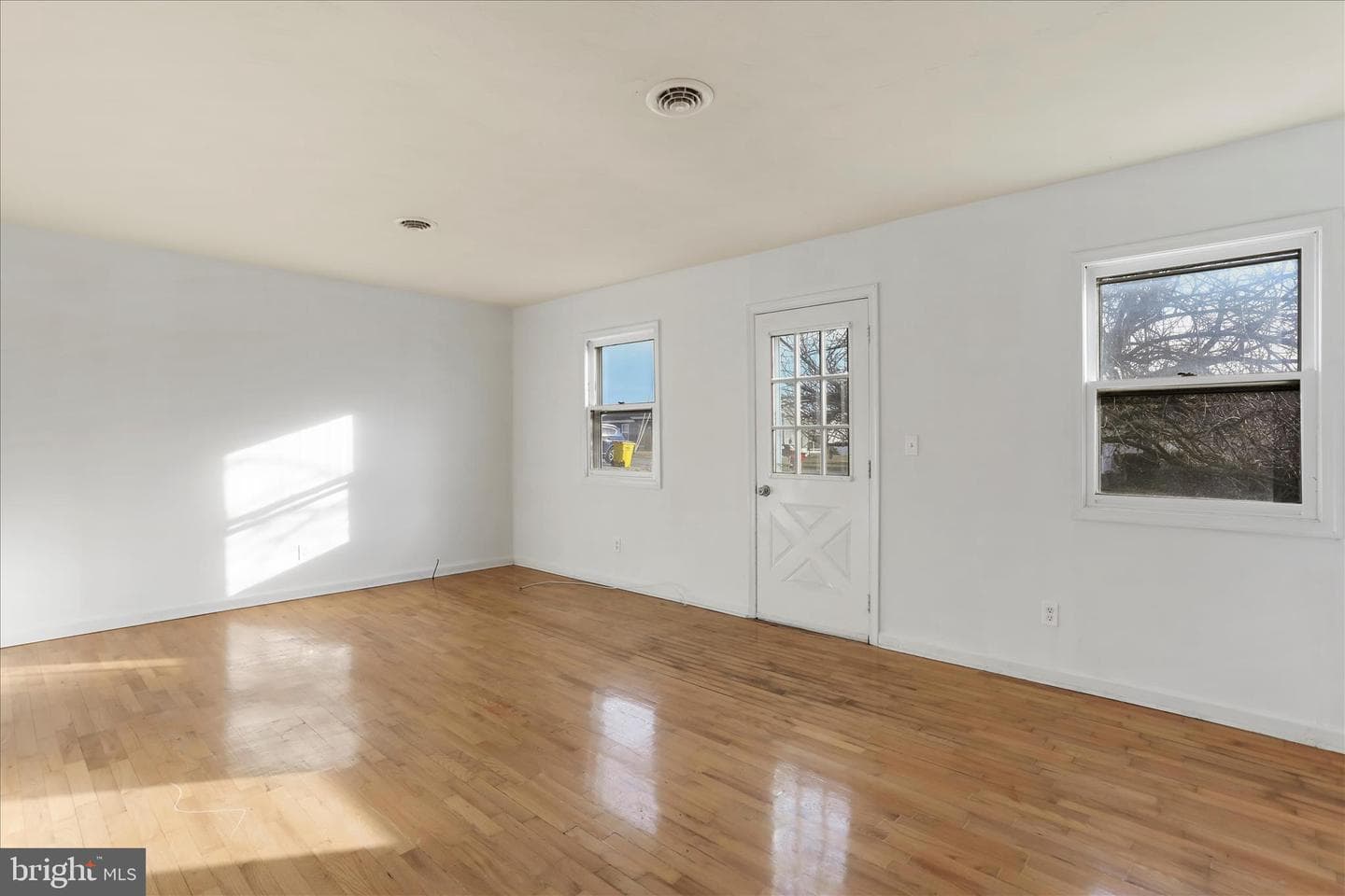 186 Talbott Avenue photo 5