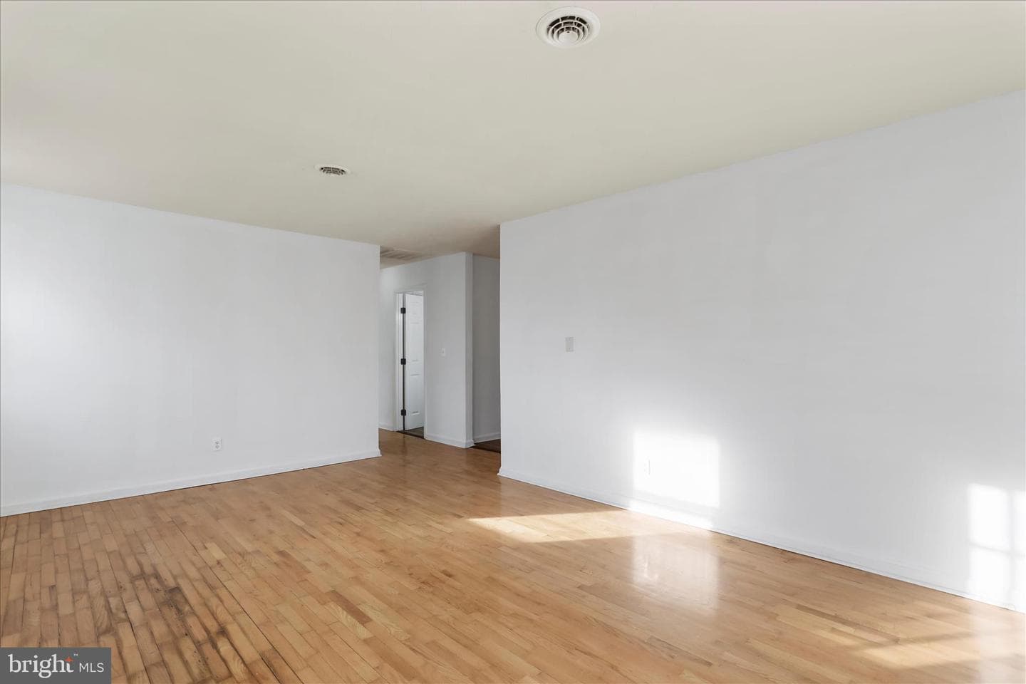 186 Talbott Avenue photo 6