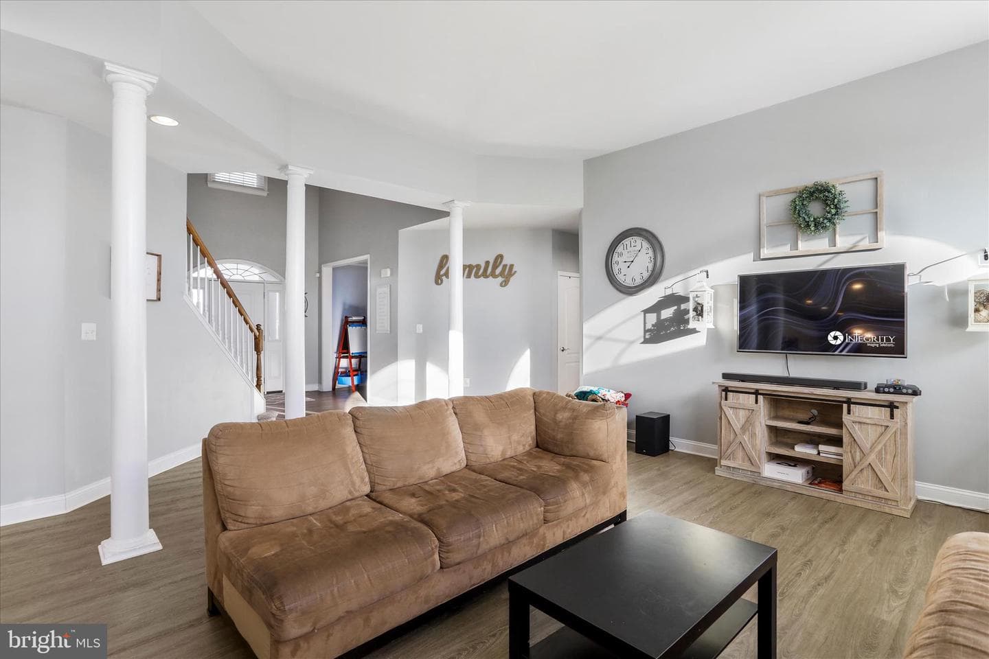 1073 Hallmark Drive photo 12