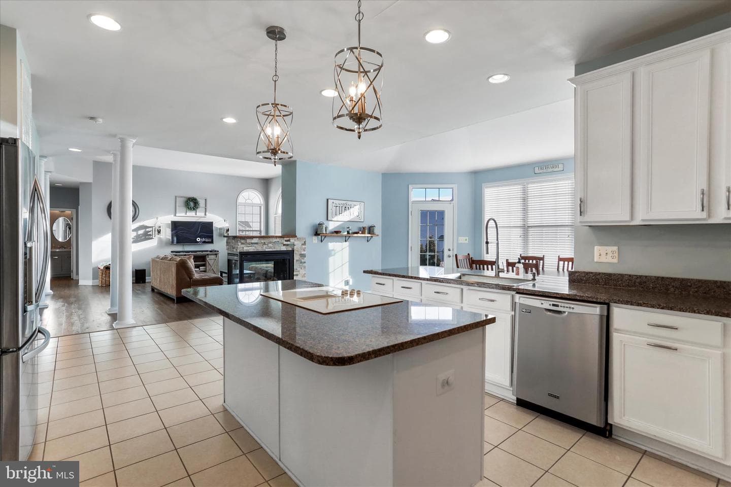 1073 Hallmark Drive photo 22