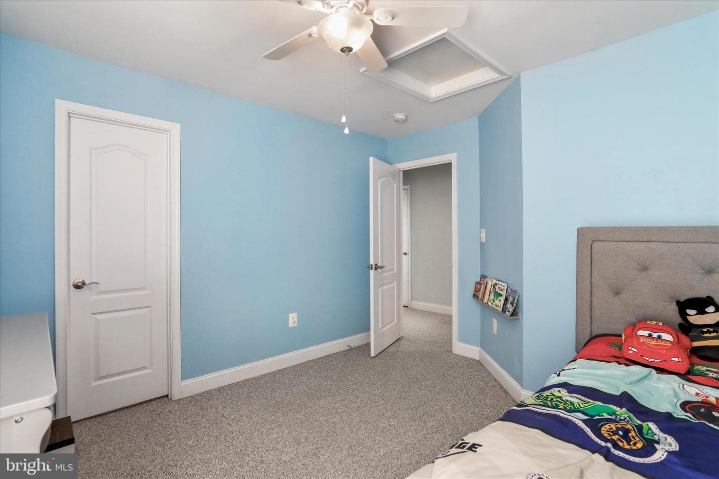 1073 Hallmark Drive photo 29