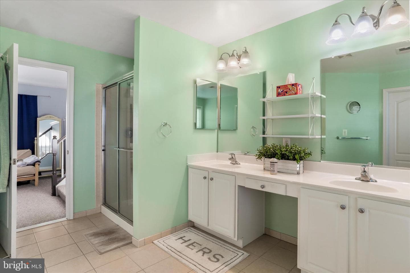 1073 Hallmark Drive photo 38