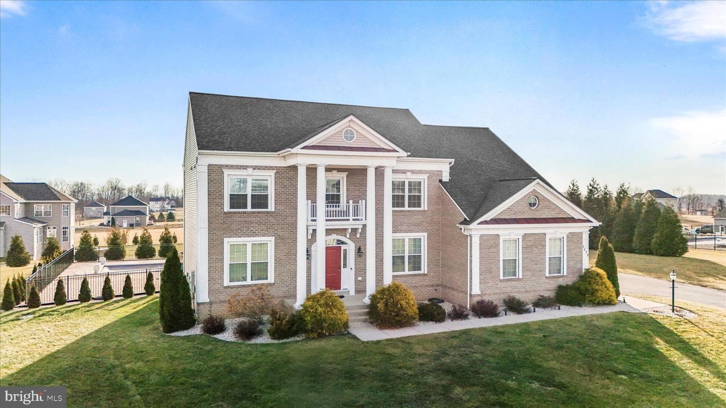 1073 Hallmark Drive photo 4