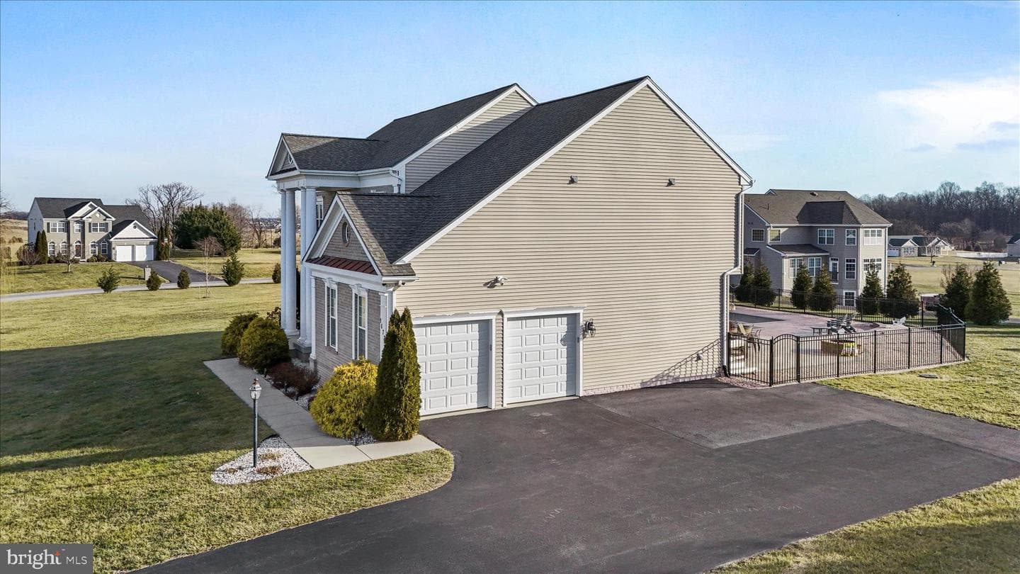 1073 Hallmark Drive photo 53