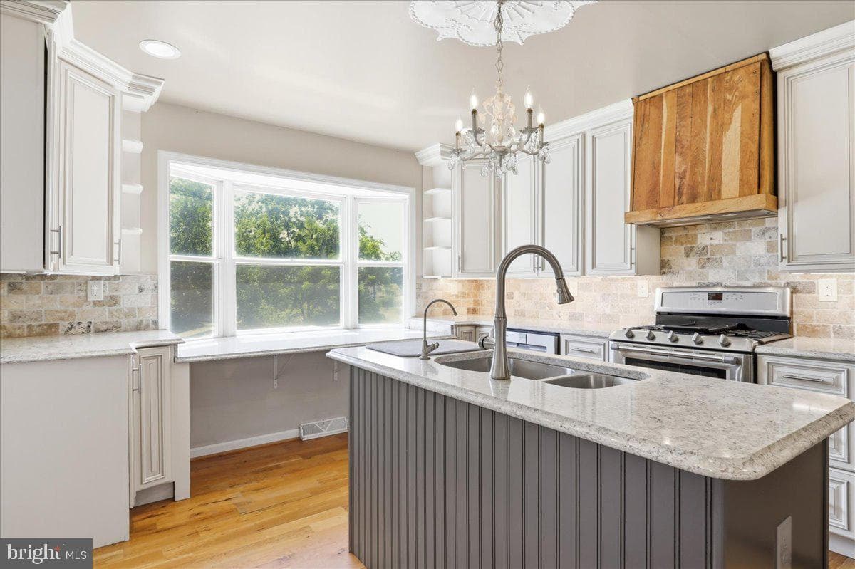 305 N Red Hill Road photo 14