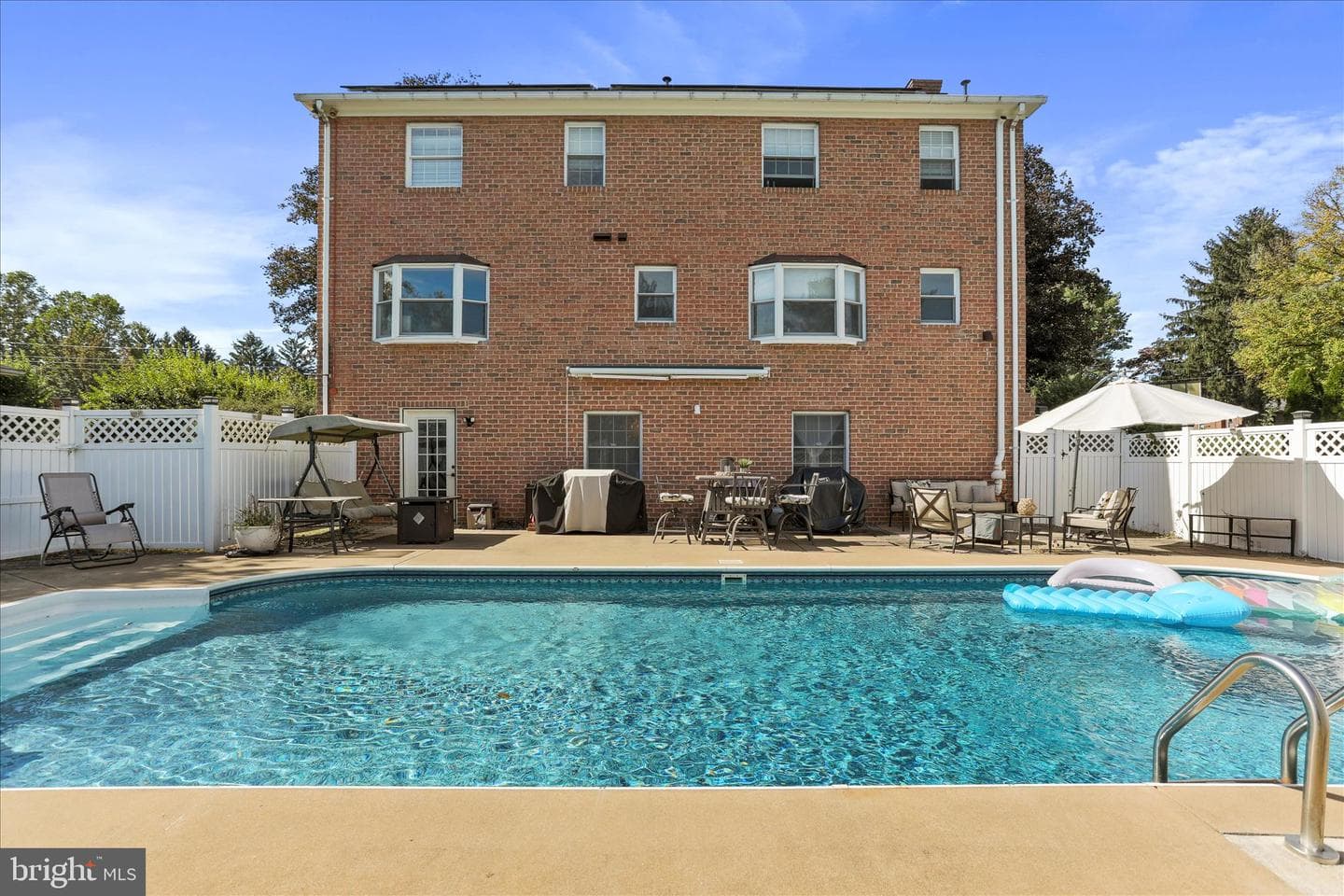 305 N Red Hill Road photo 3
