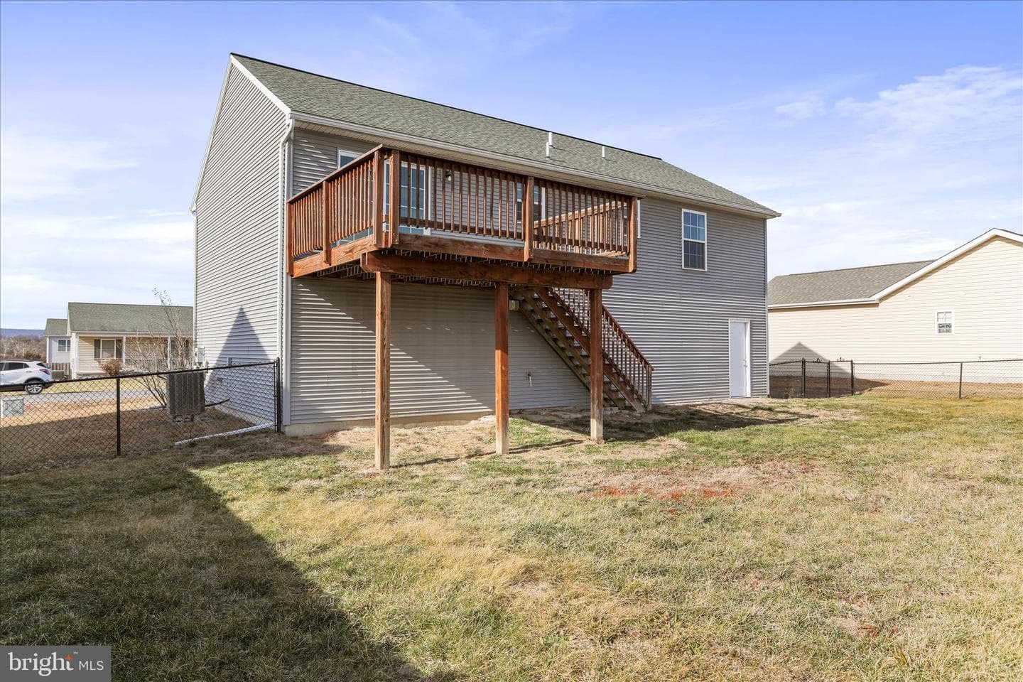 82 Bishop Avenue photo 2