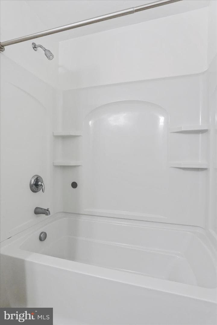 82 Bishop Avenue photo 27