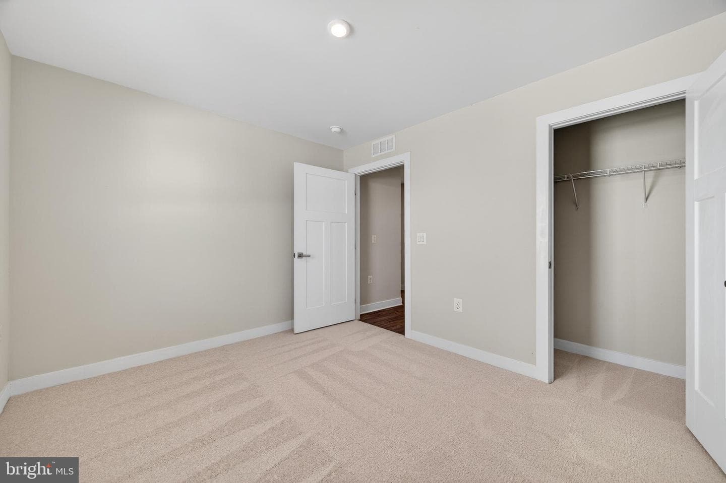 54 Norfolk Lane photo 15