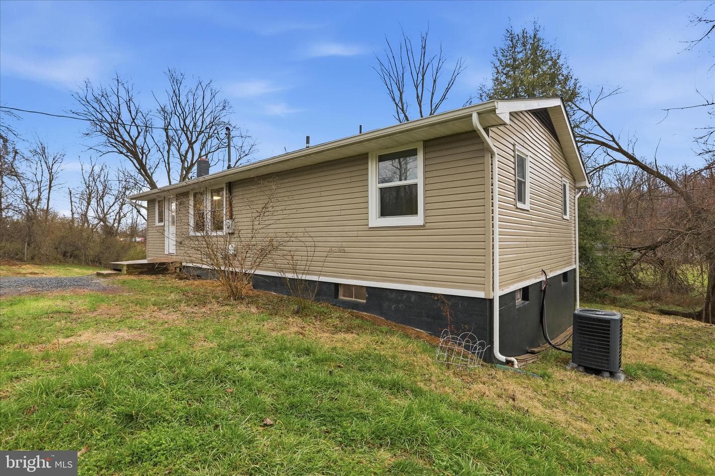 2883 Williamsport Pike photo 2