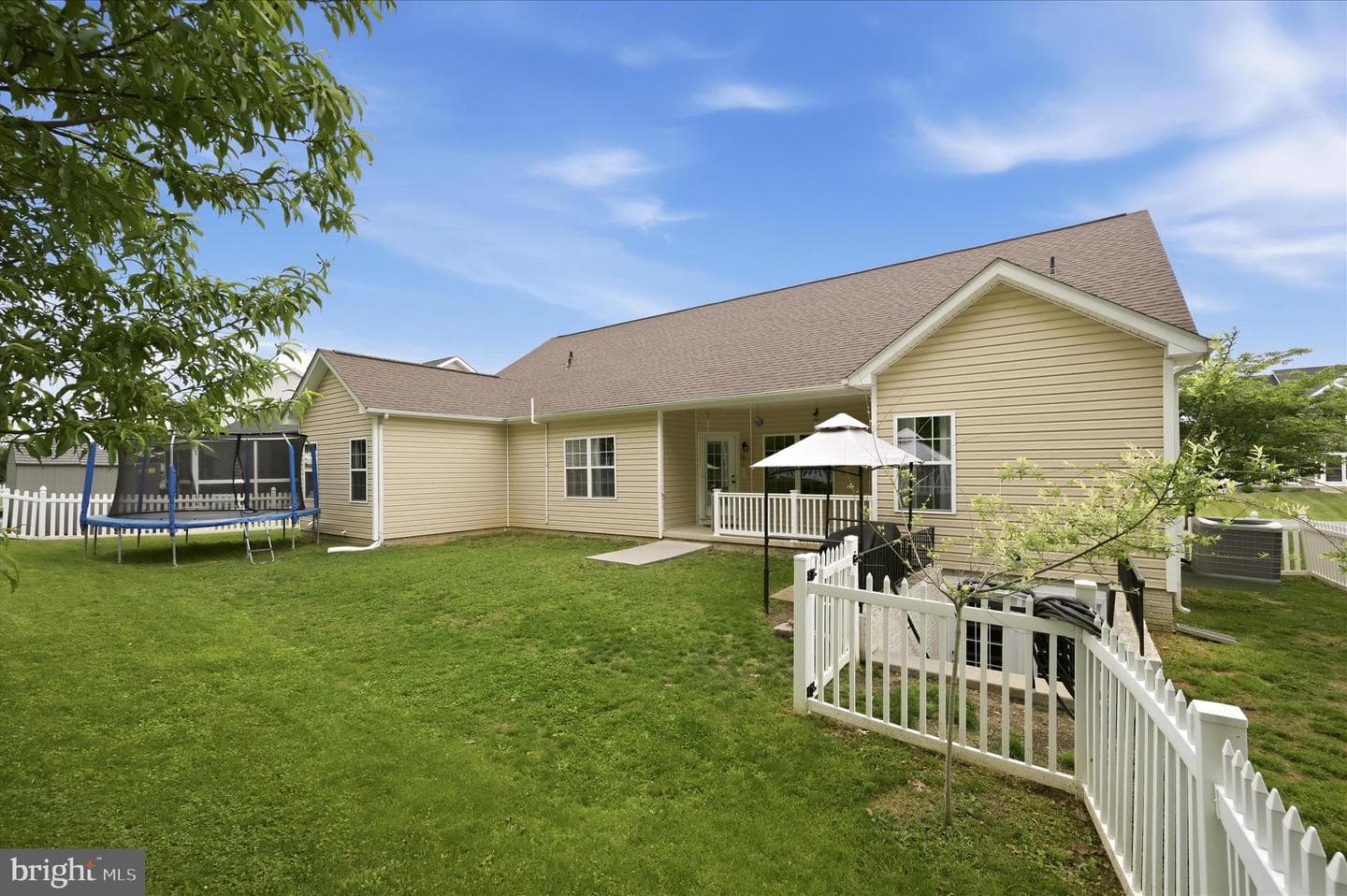 674 Webber Springs Drive photo 2