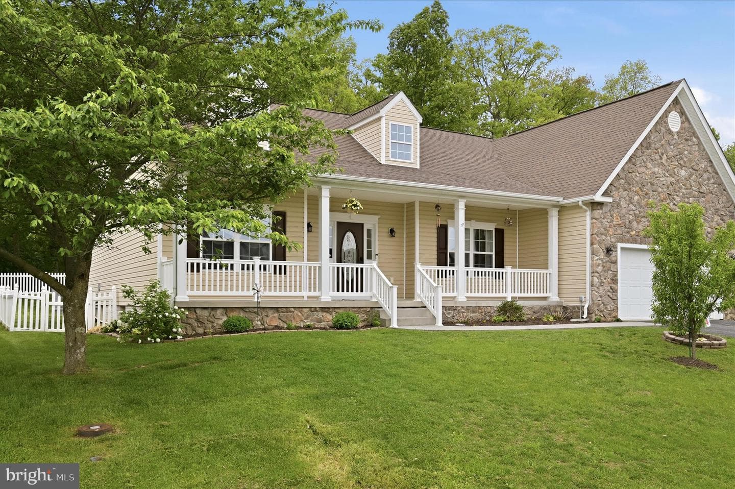 674 Webber Springs Drive photo 3