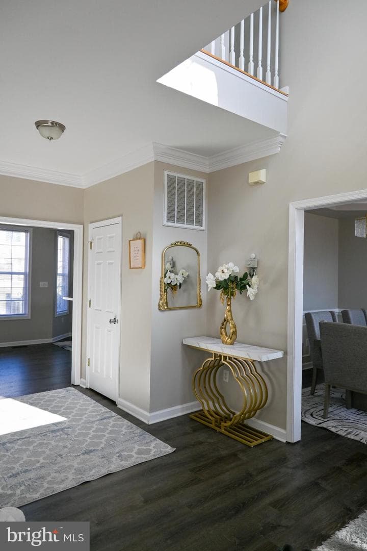 173 Bunting Avenue photo 3