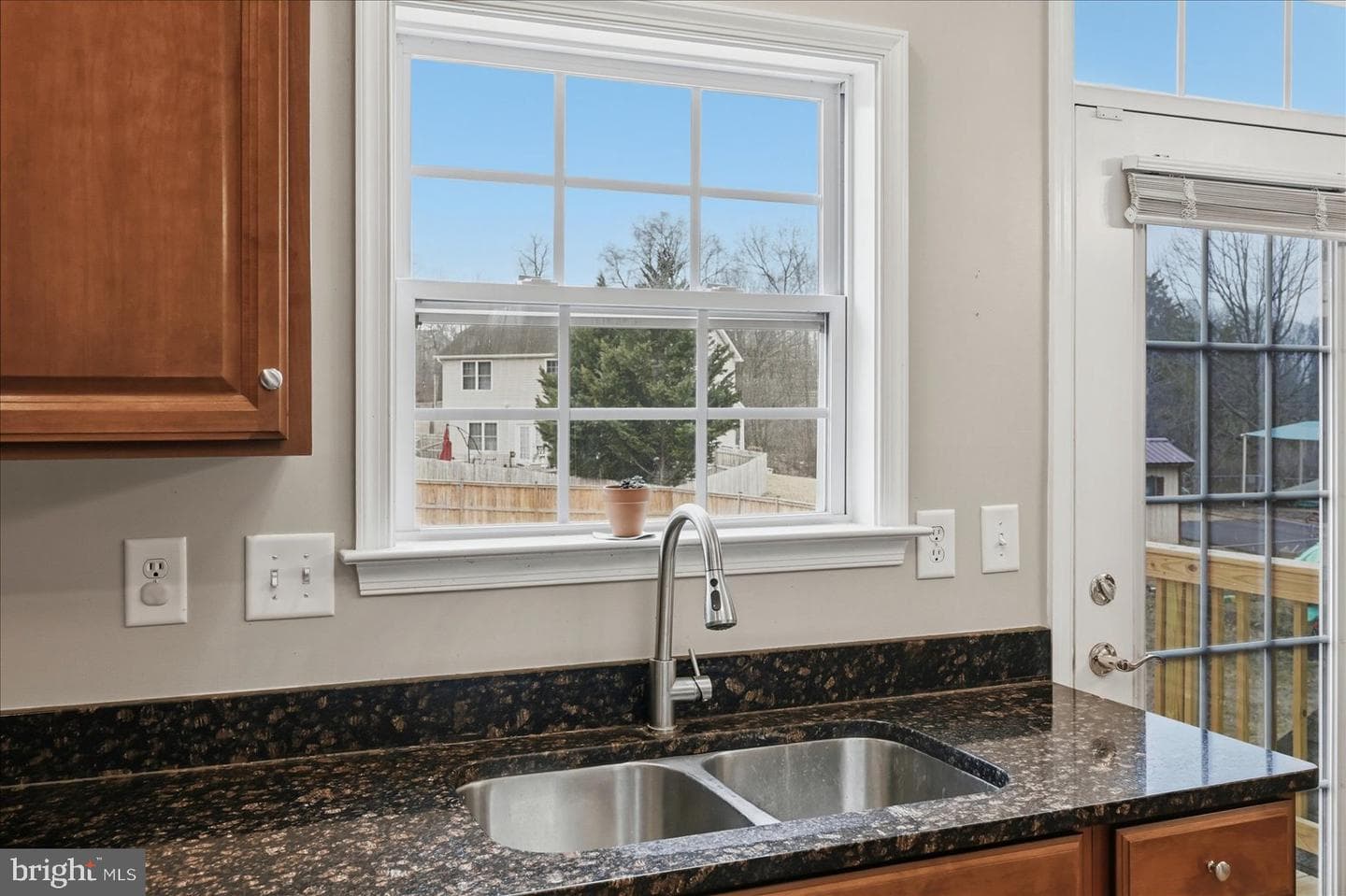 75 Babylonica Court photo 18