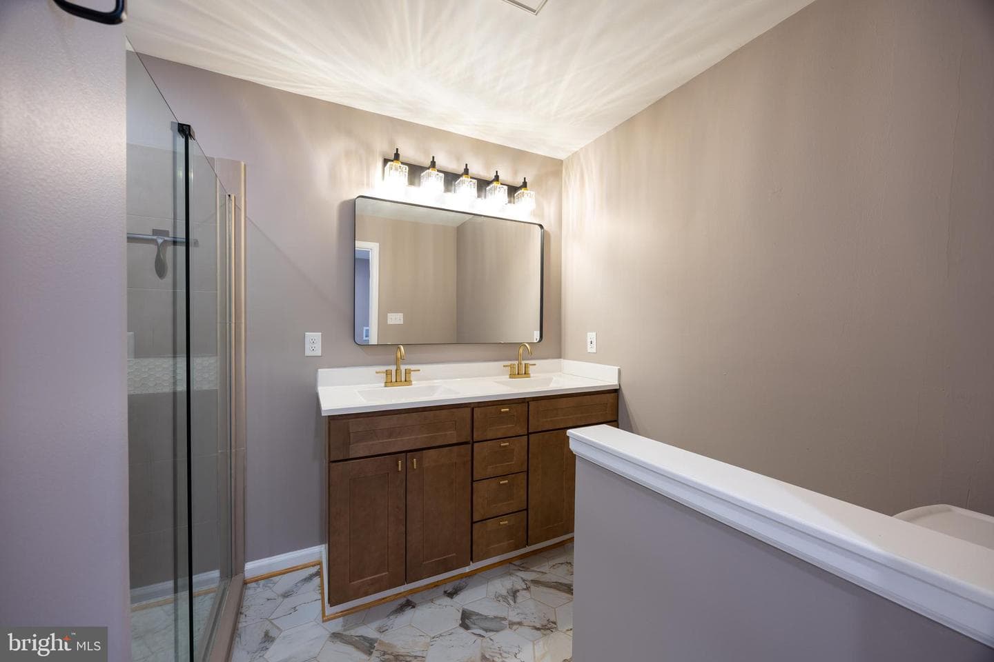 203 N Rosemont Avenue photo 38