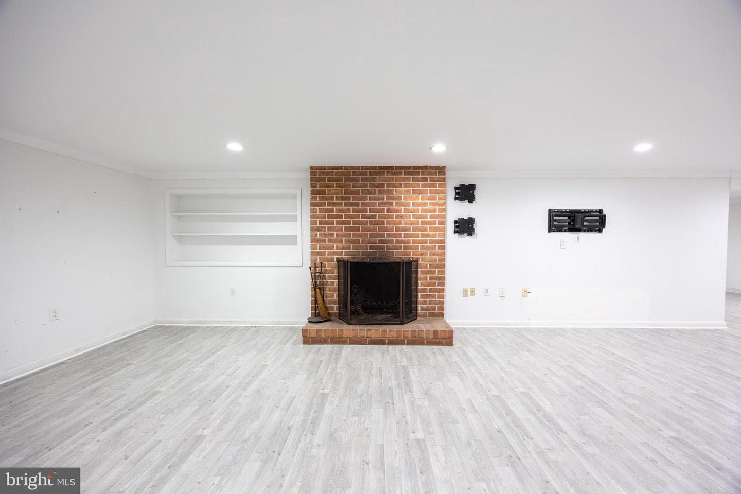 203 N Rosemont Avenue photo 71
