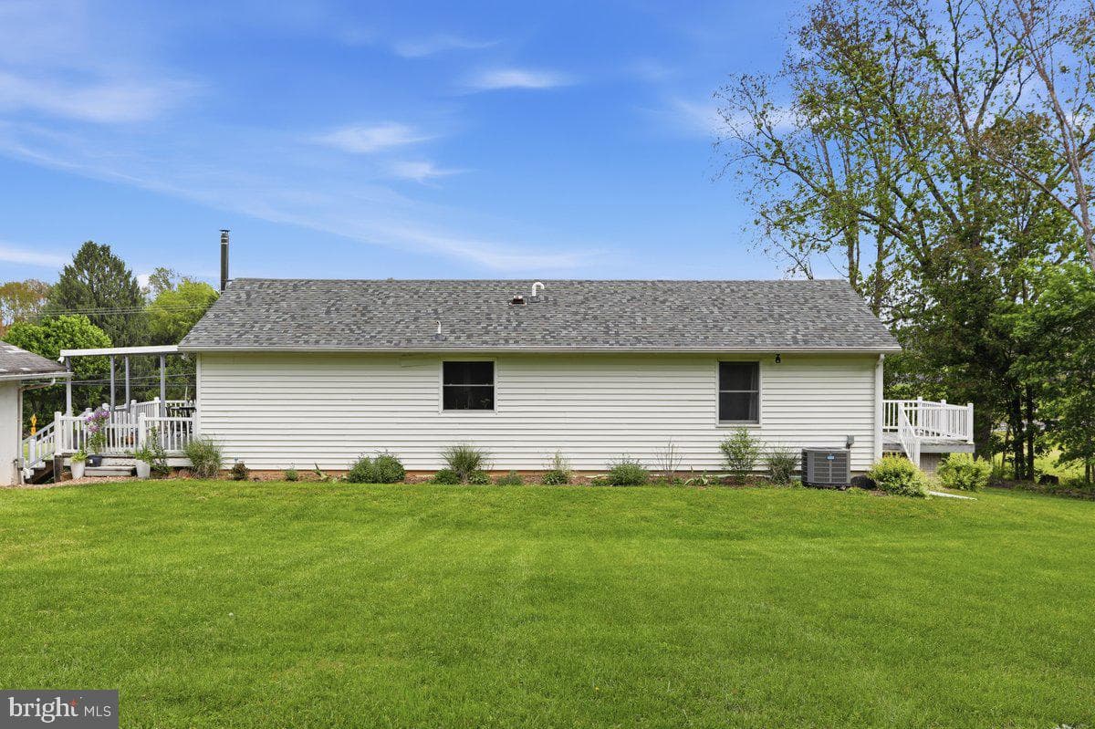 7941 Hedgesville Road photo 46