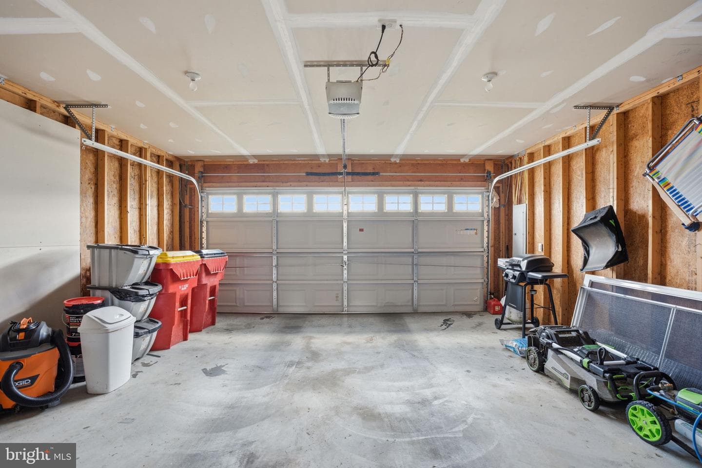 82 Latrobe Drive photo 32