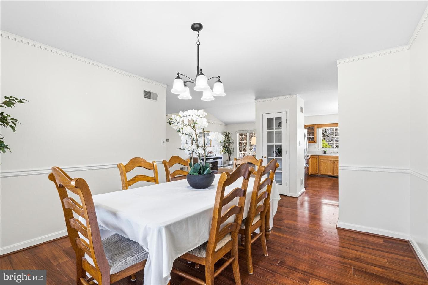 51 Pembroke Lane photo 11