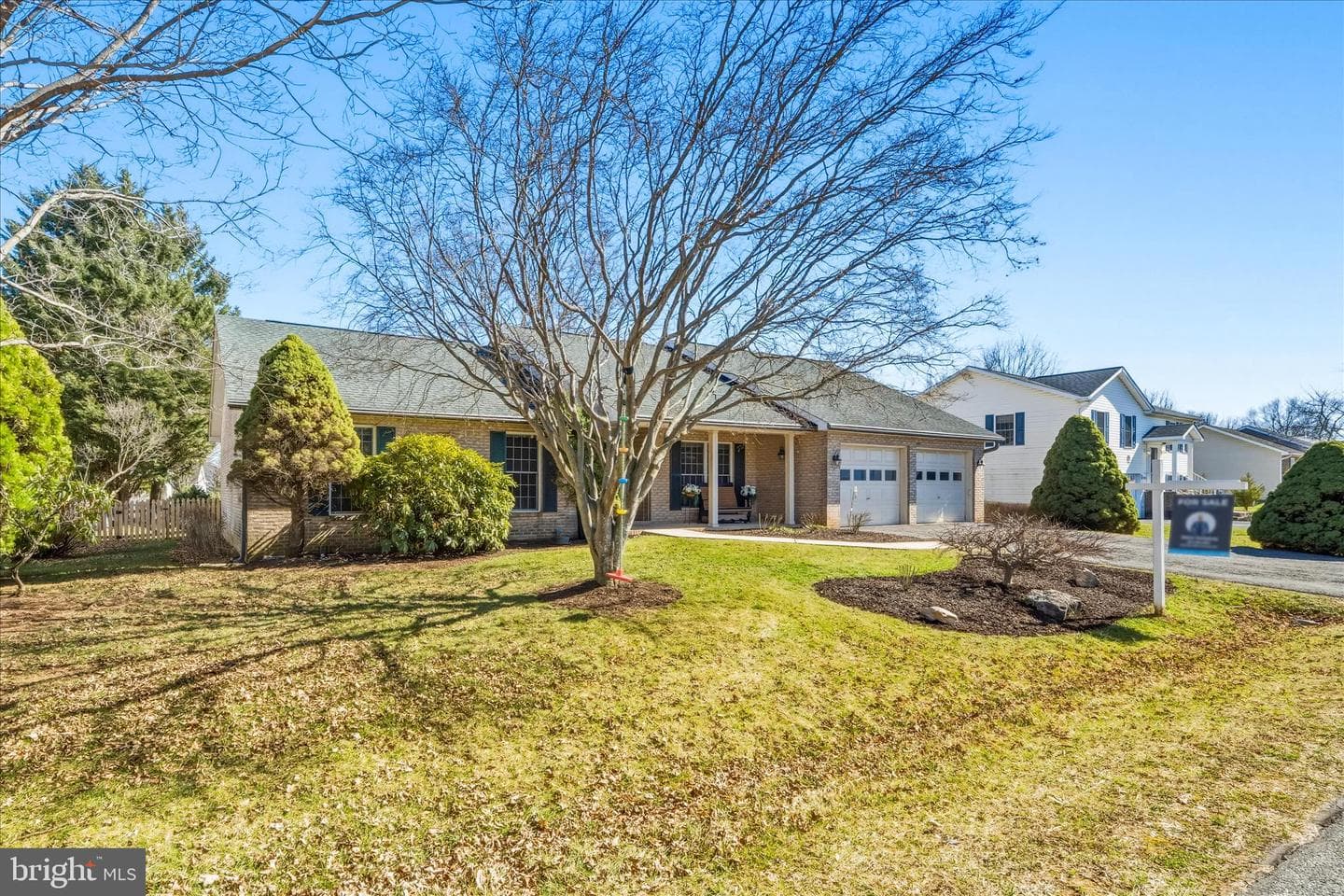 51 Pembroke Lane photo 2